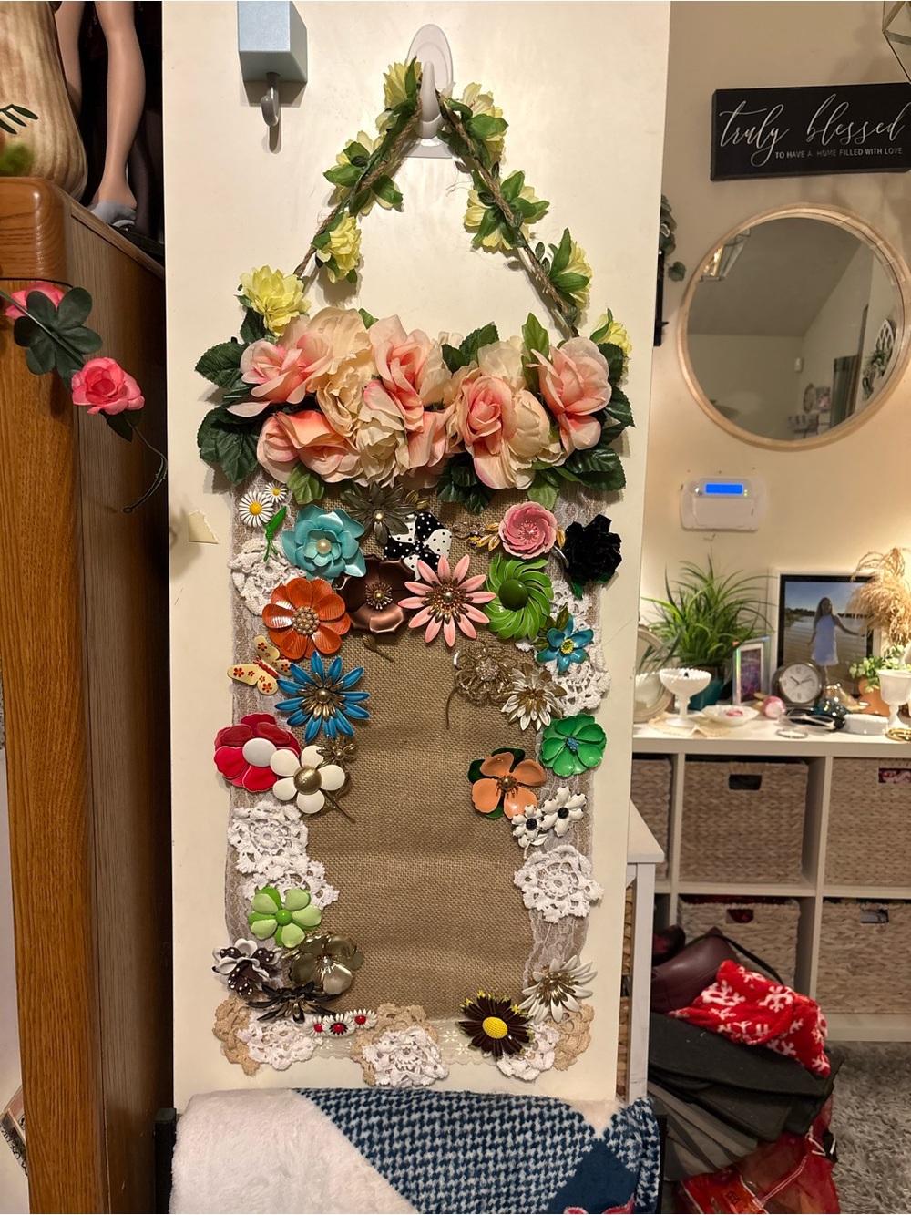 Floral Display for vintage brooches custom this is an example only contact me! - Picture 2 of 3
